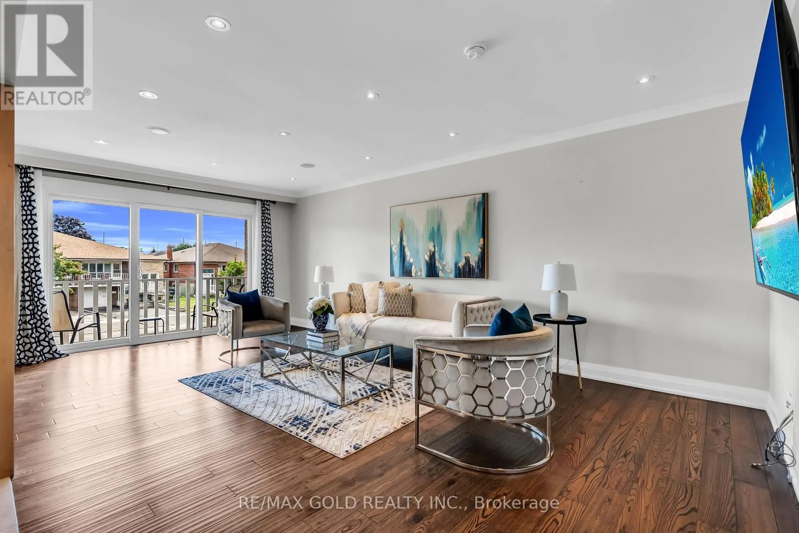 52 PARADELLE CRESCENT