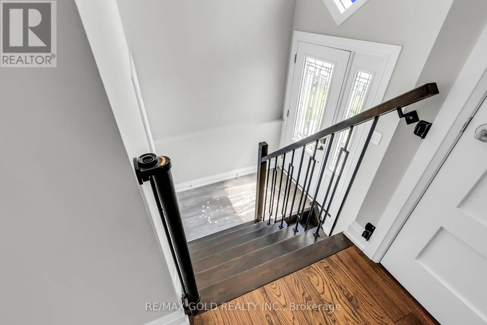 52 PARADELLE CRESCENT