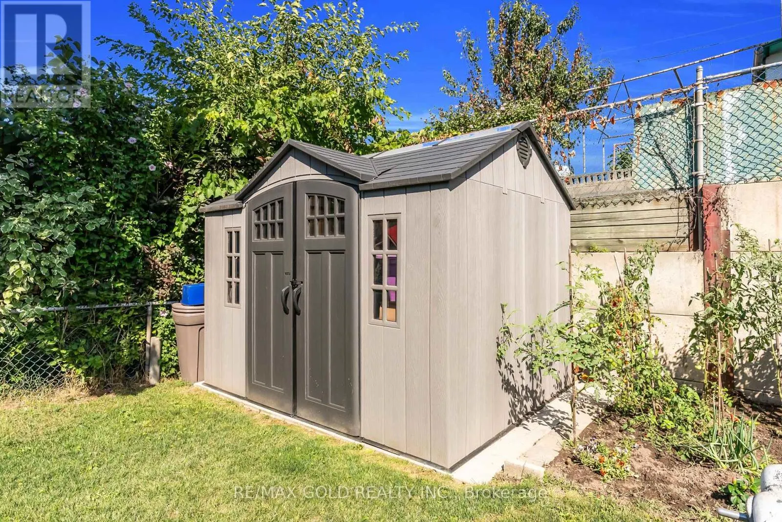 52 PARADELLE CRESCENT