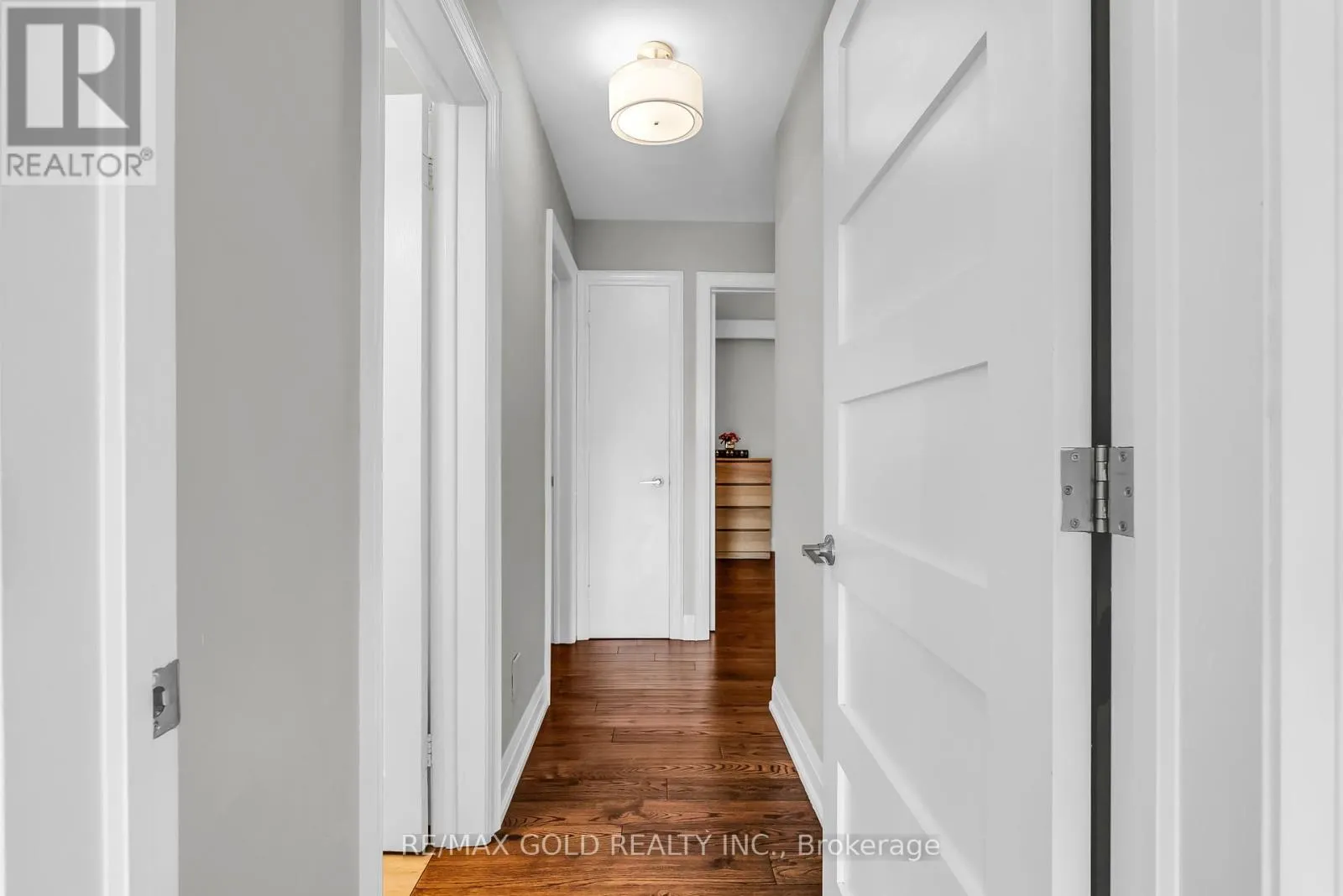 52 PARADELLE CRESCENT