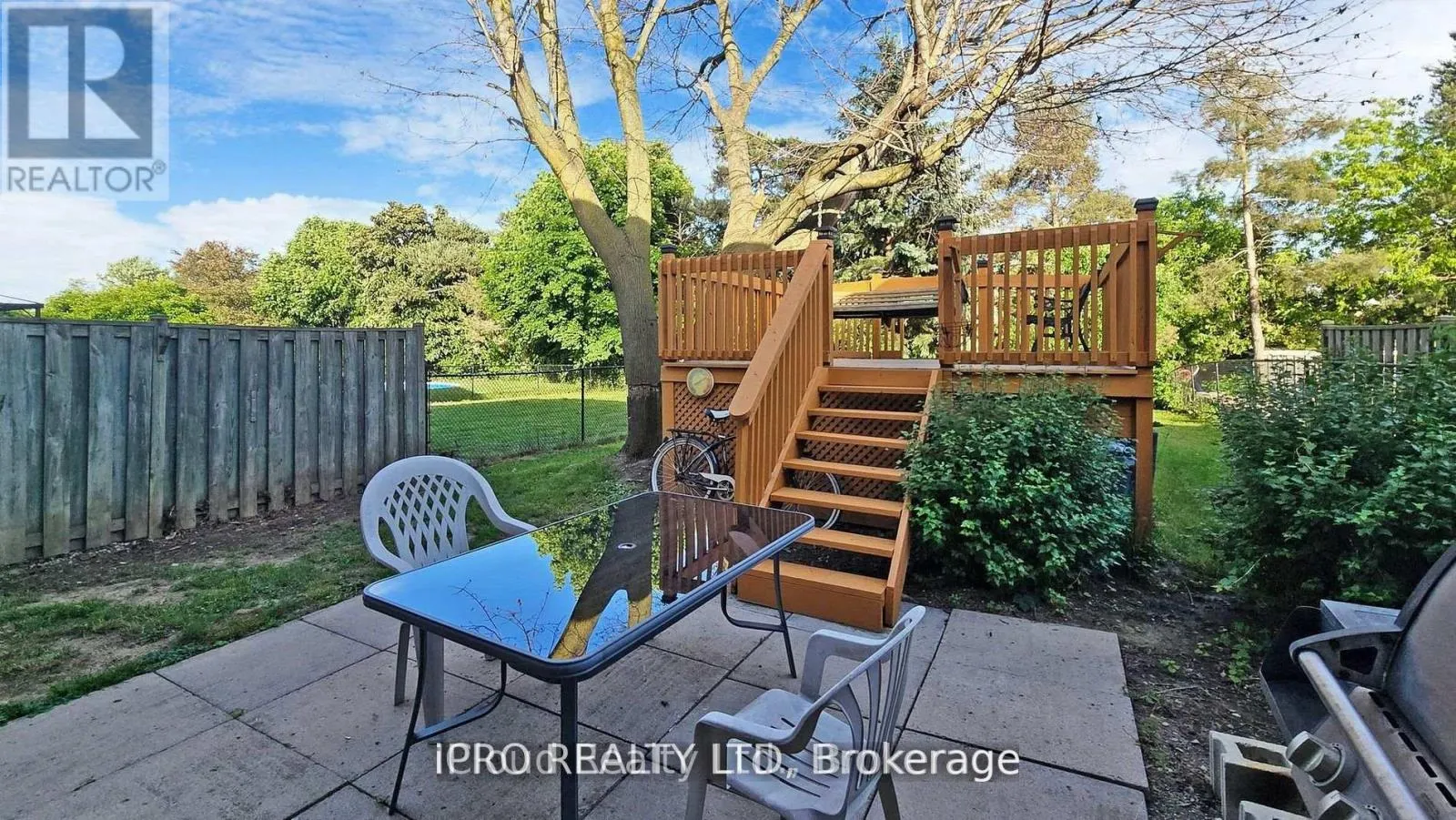 32 DAFOE CRESCENT