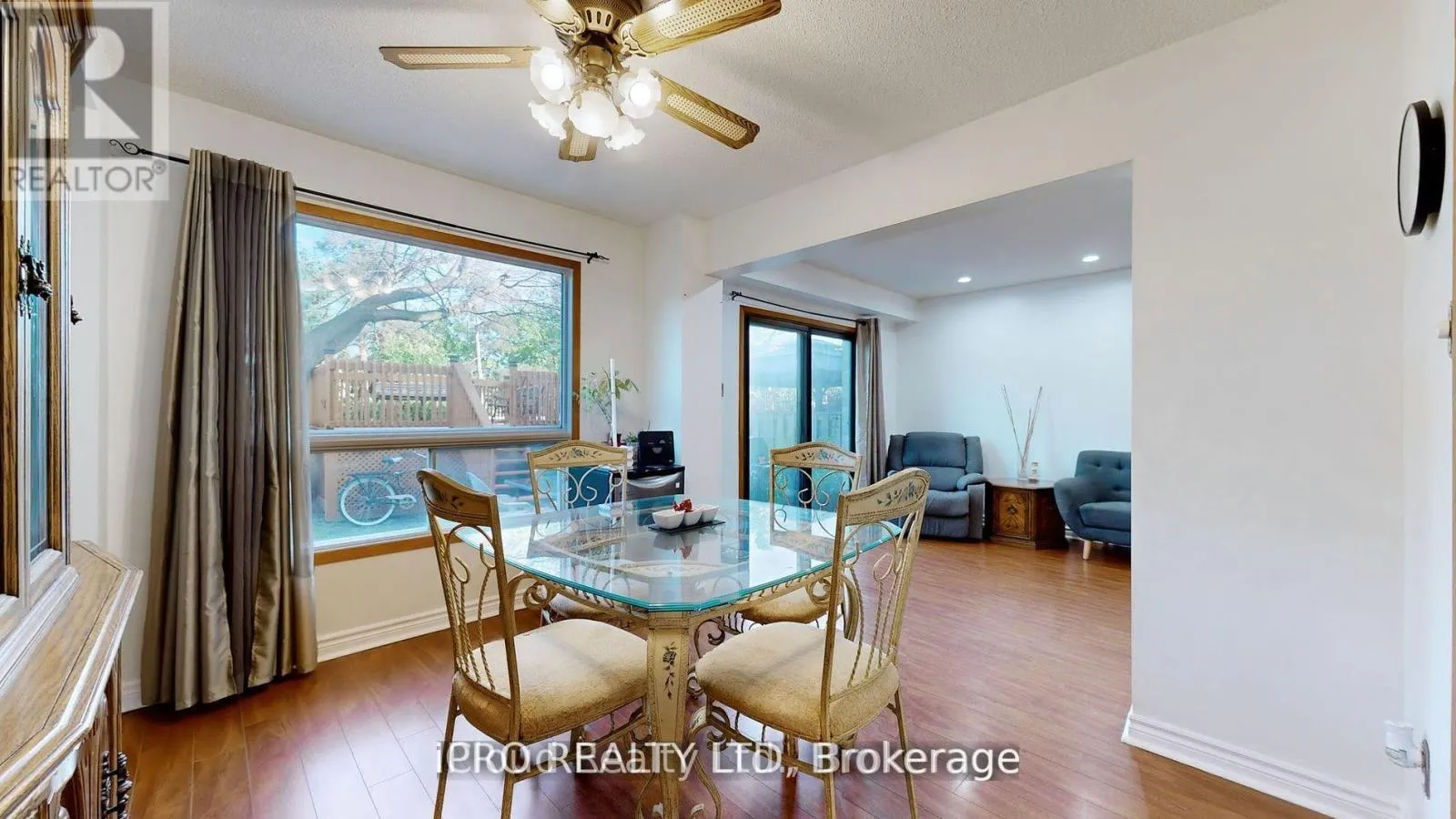 32 DAFOE CRESCENT