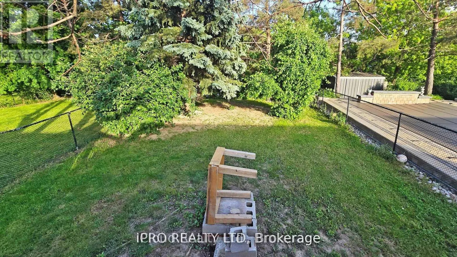 32 DAFOE CRESCENT