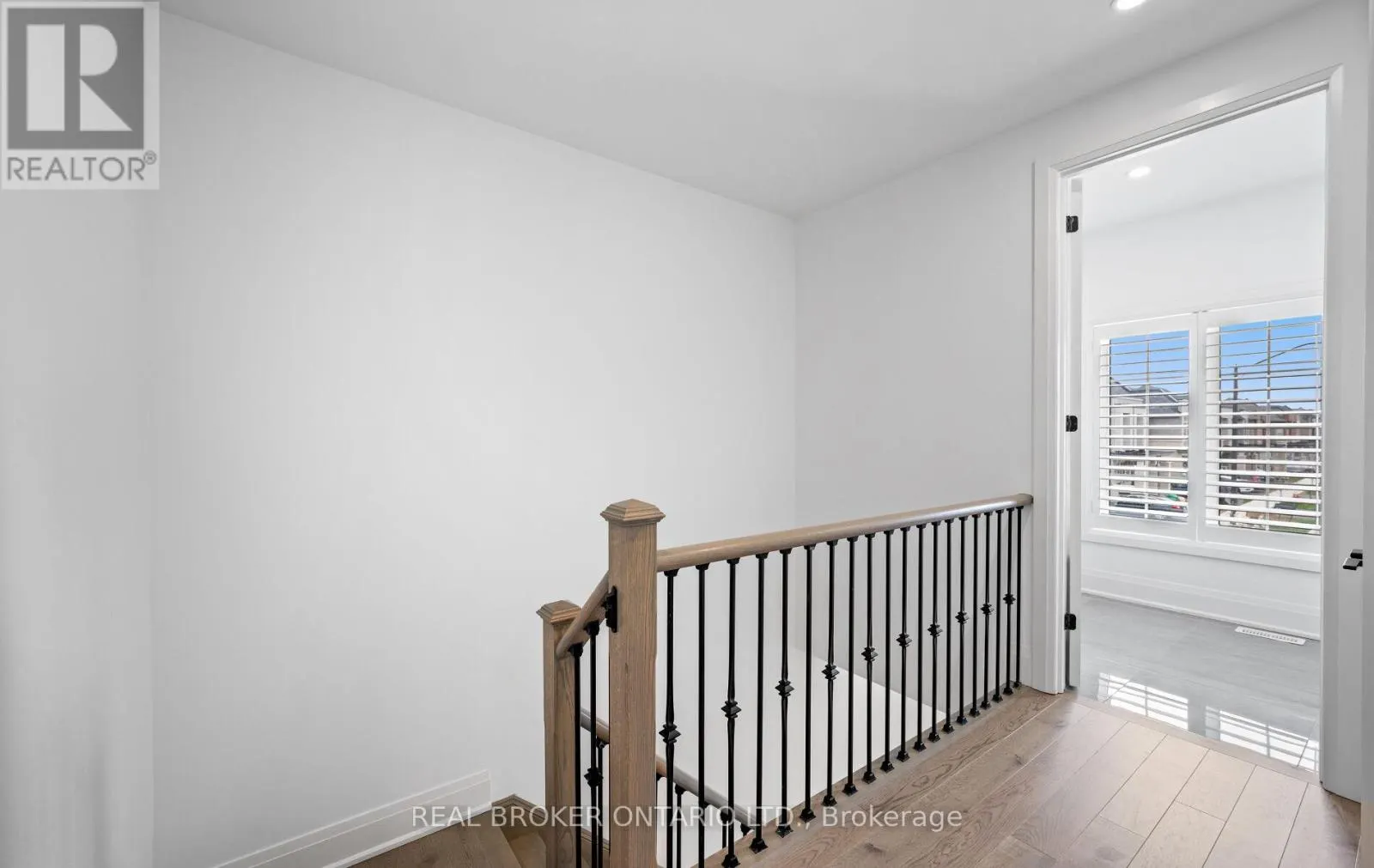 547 VETERANS DRIVE