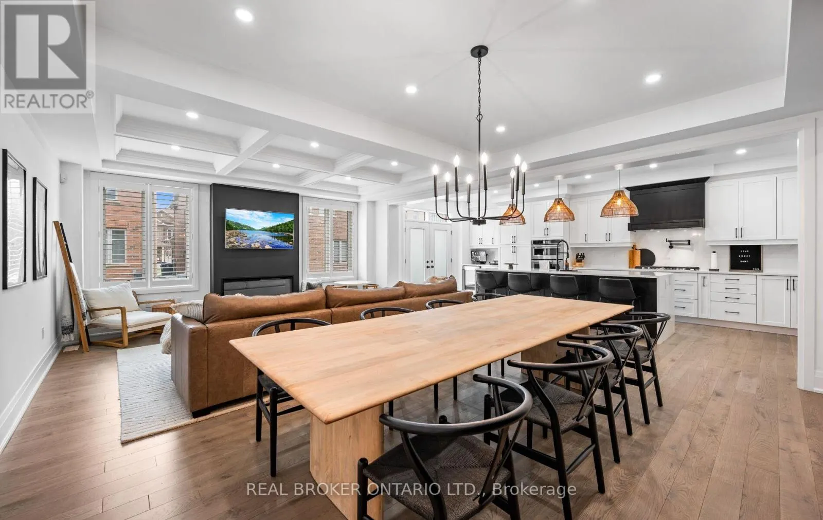 547 VETERANS DRIVE