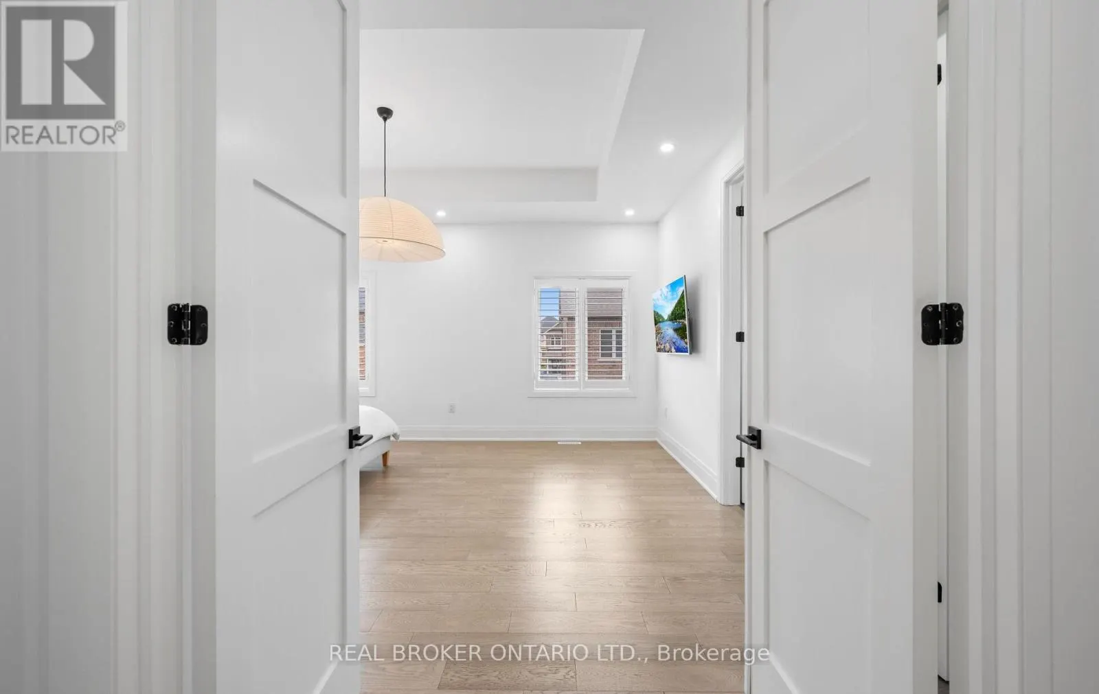 547 VETERANS DRIVE
