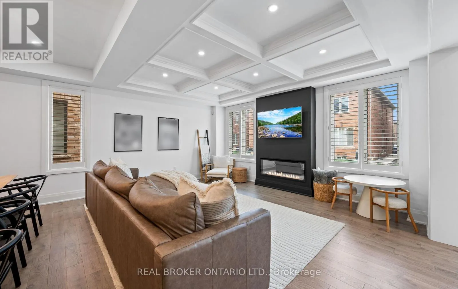 547 VETERANS DRIVE