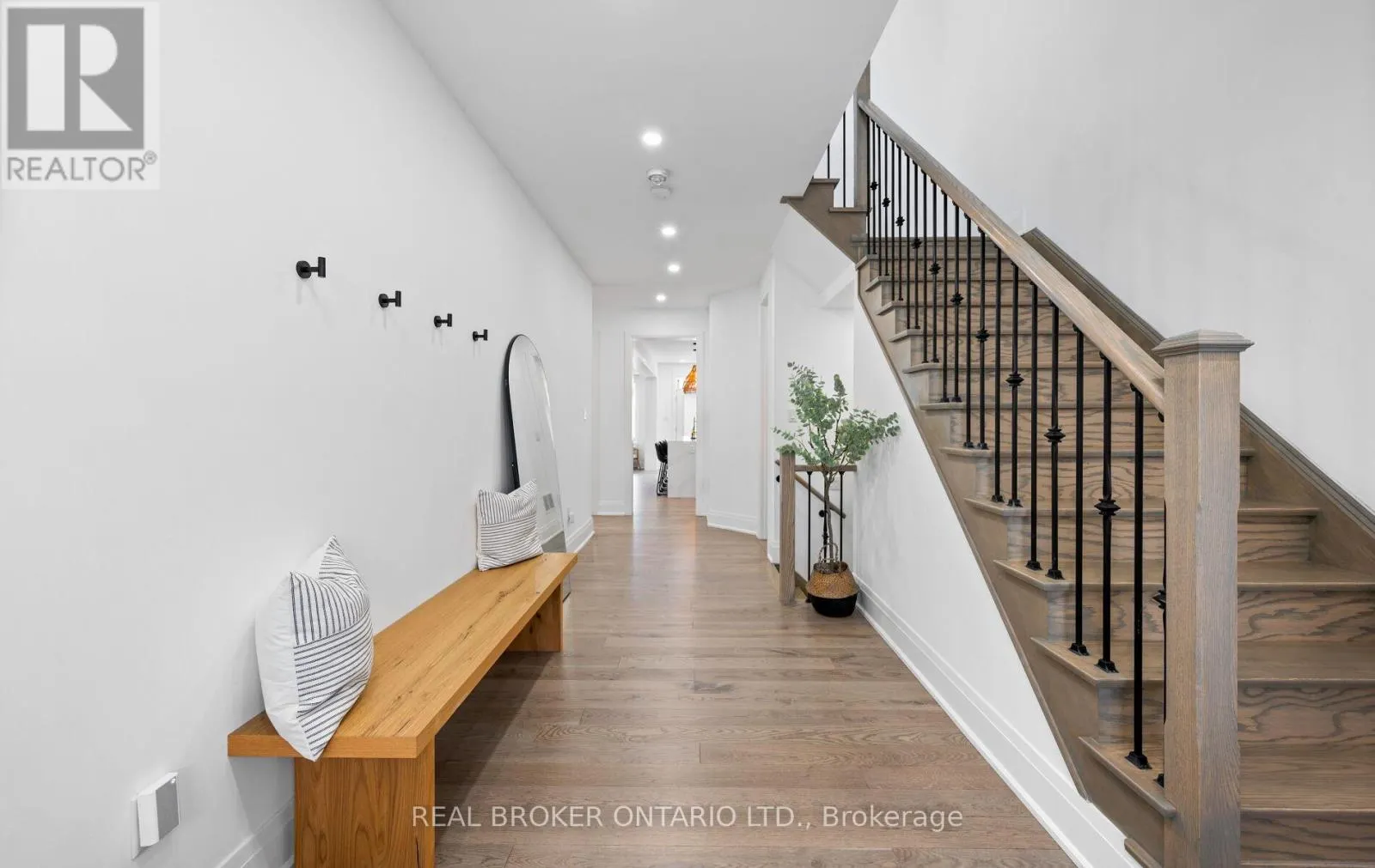 547 VETERANS DRIVE