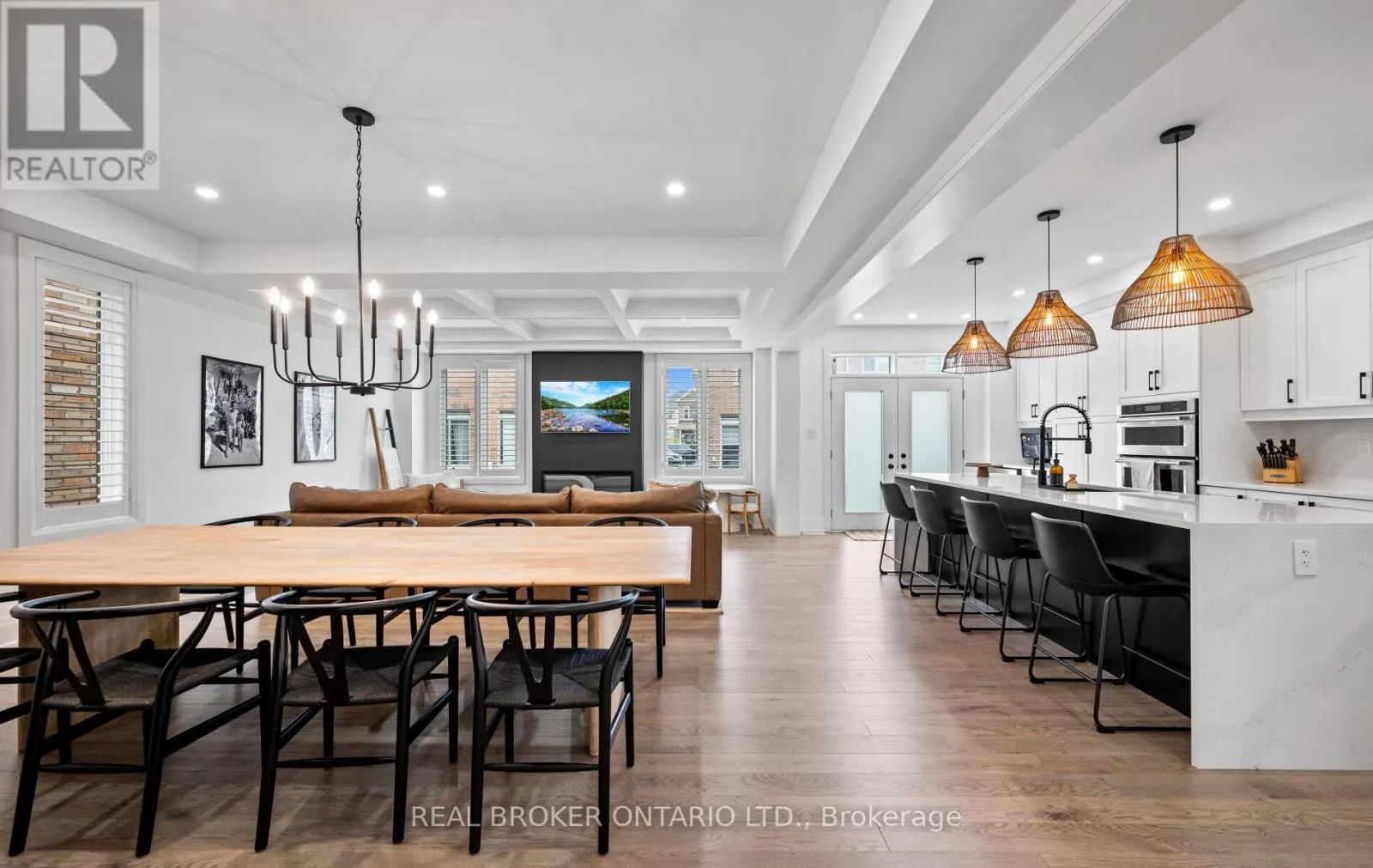 547 VETERANS DRIVE
