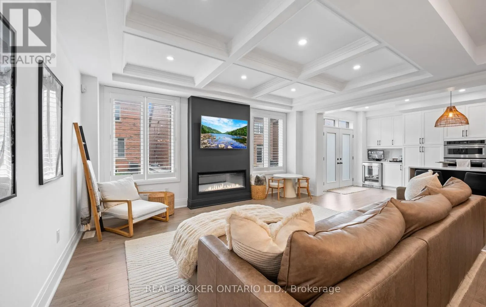 547 VETERANS DRIVE