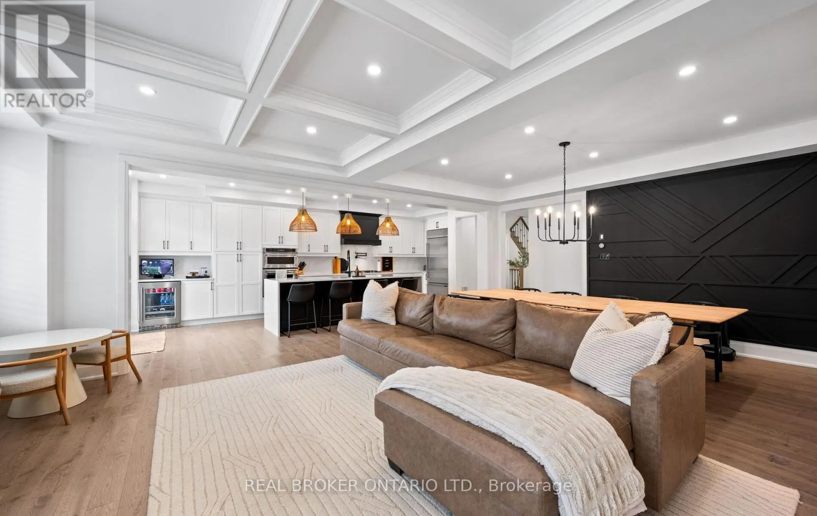 547 VETERANS DRIVE