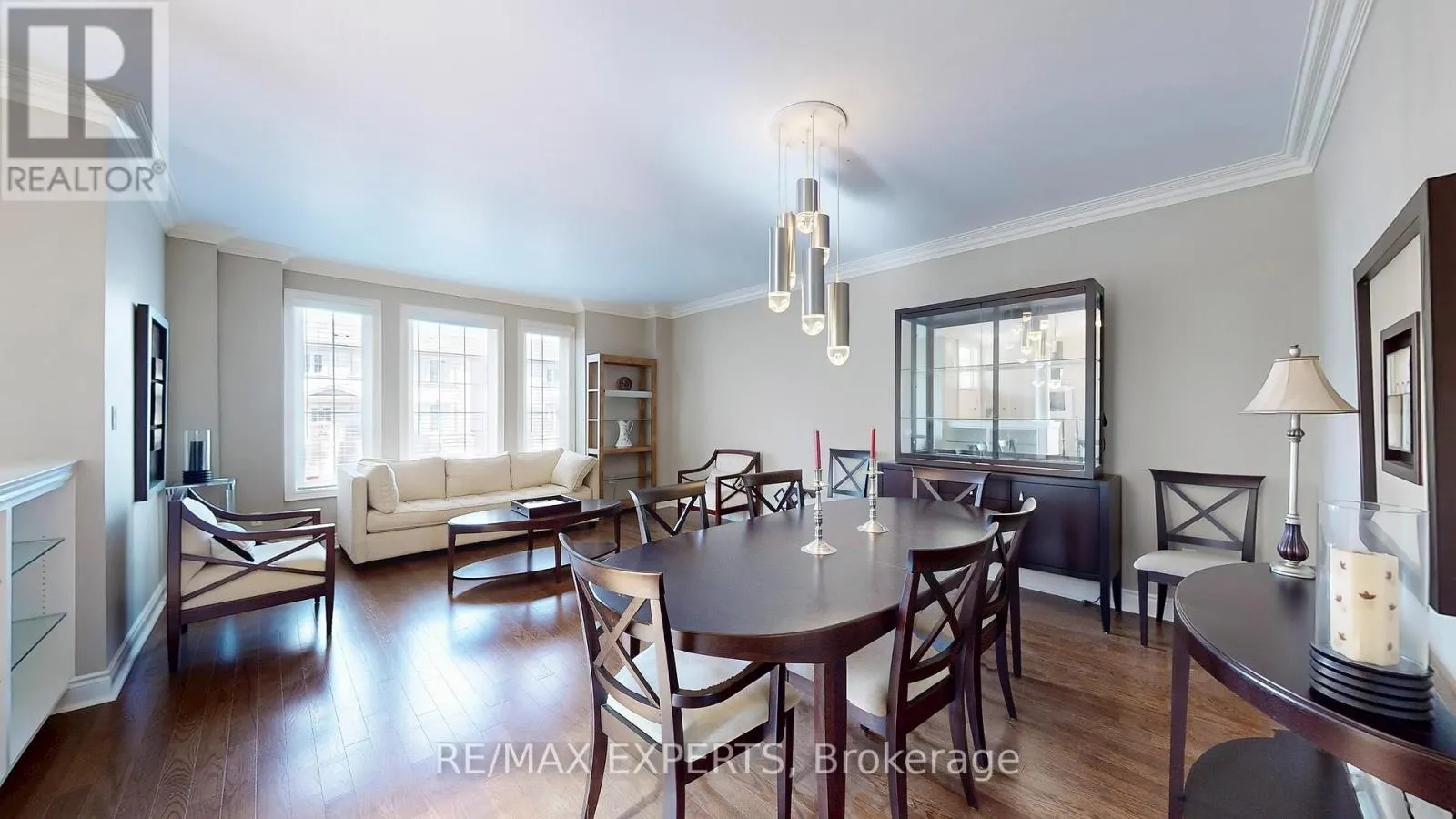 110 ROLLING HILLS LANE W