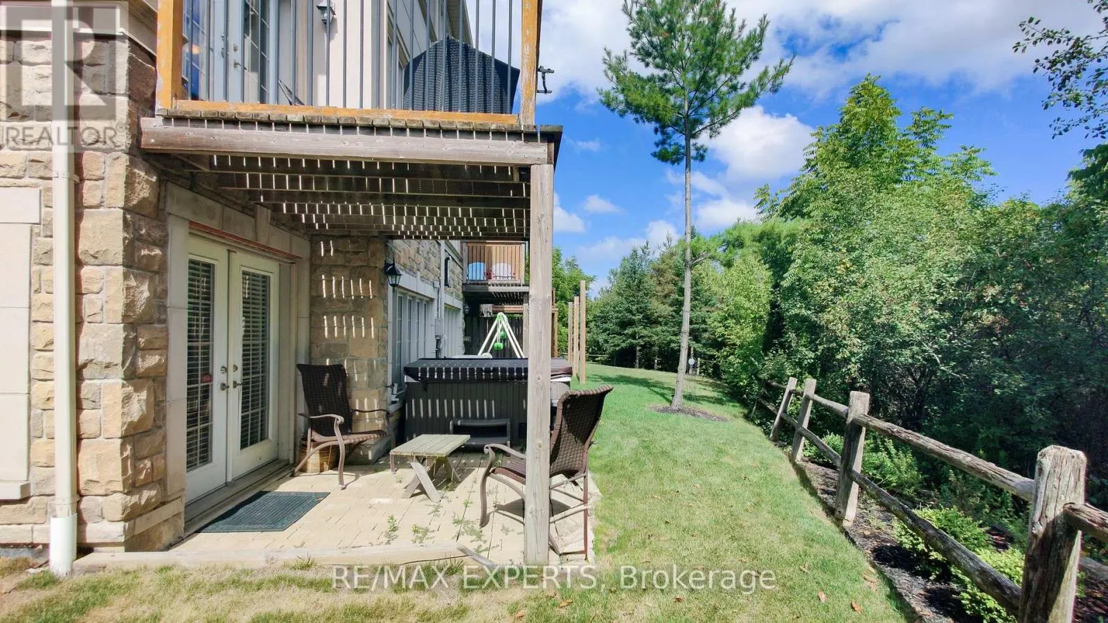 110 ROLLING HILLS LANE W