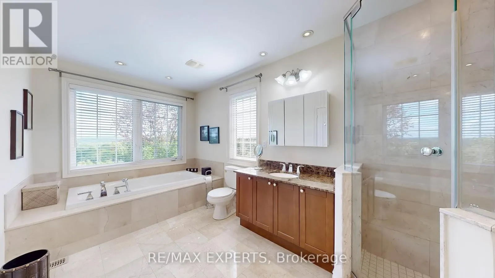 110 ROLLING HILLS LANE W