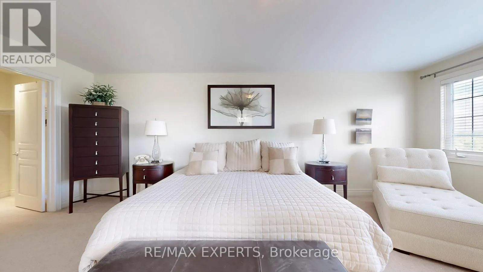 110 ROLLING HILLS LANE W
