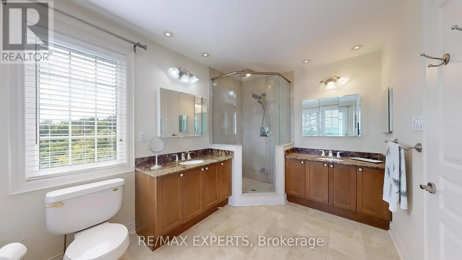 110 ROLLING HILLS LANE W