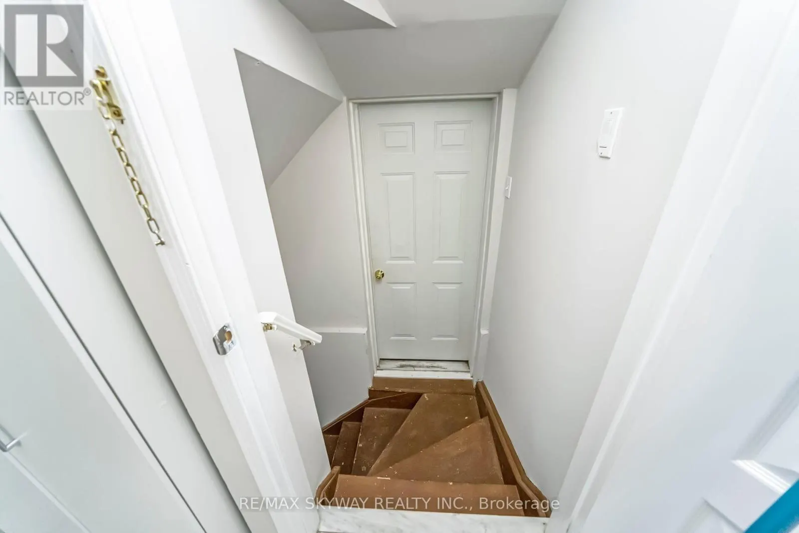 13 OZNER COURT