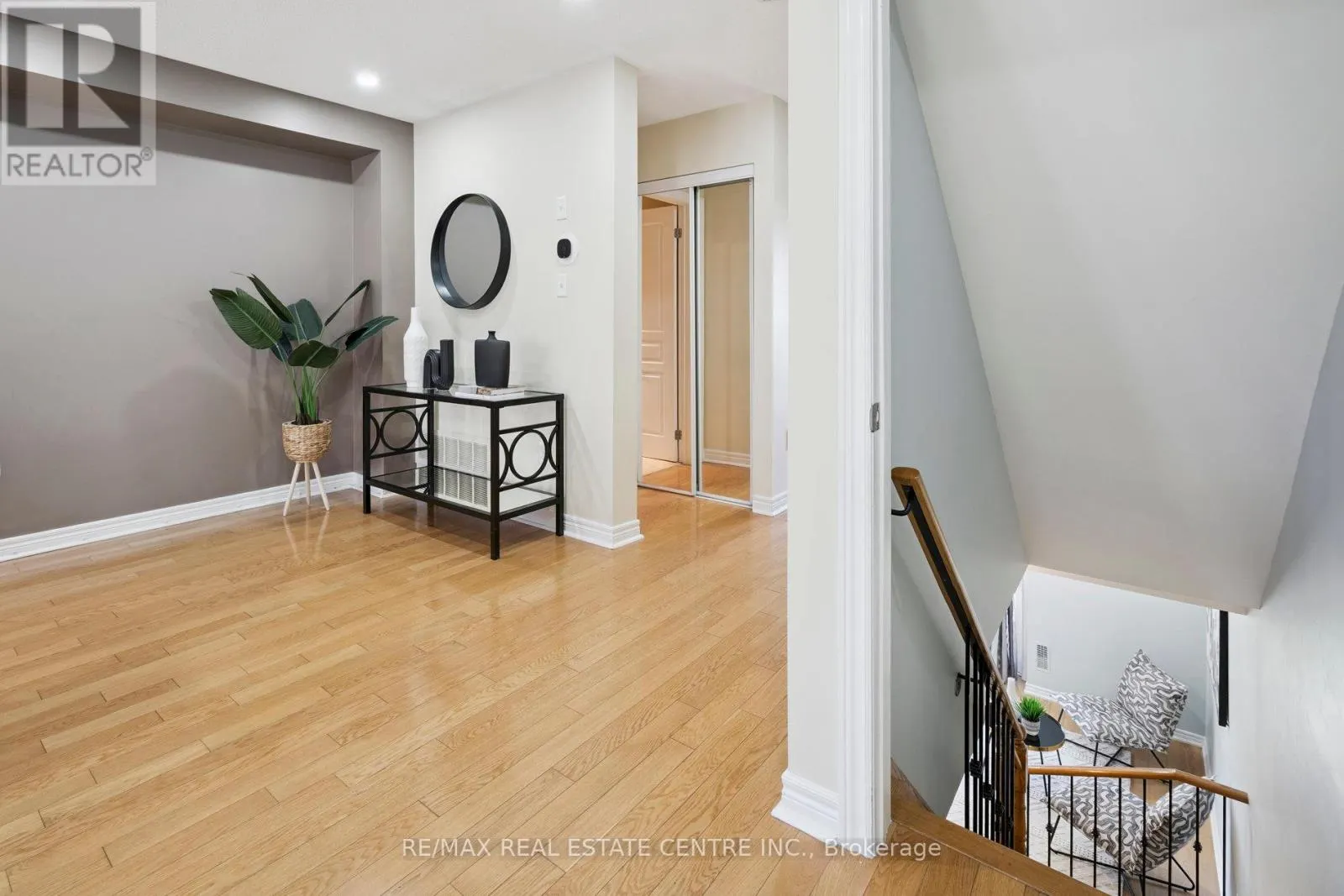 77 - 4950 ALBINA WAY