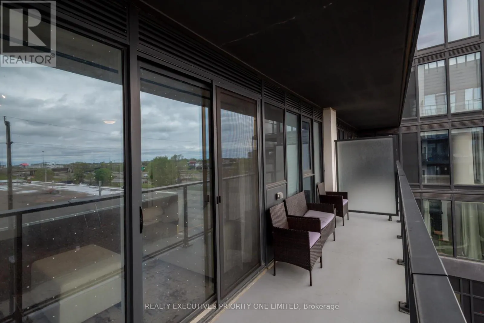 405 - 36 ZORRA STREET
