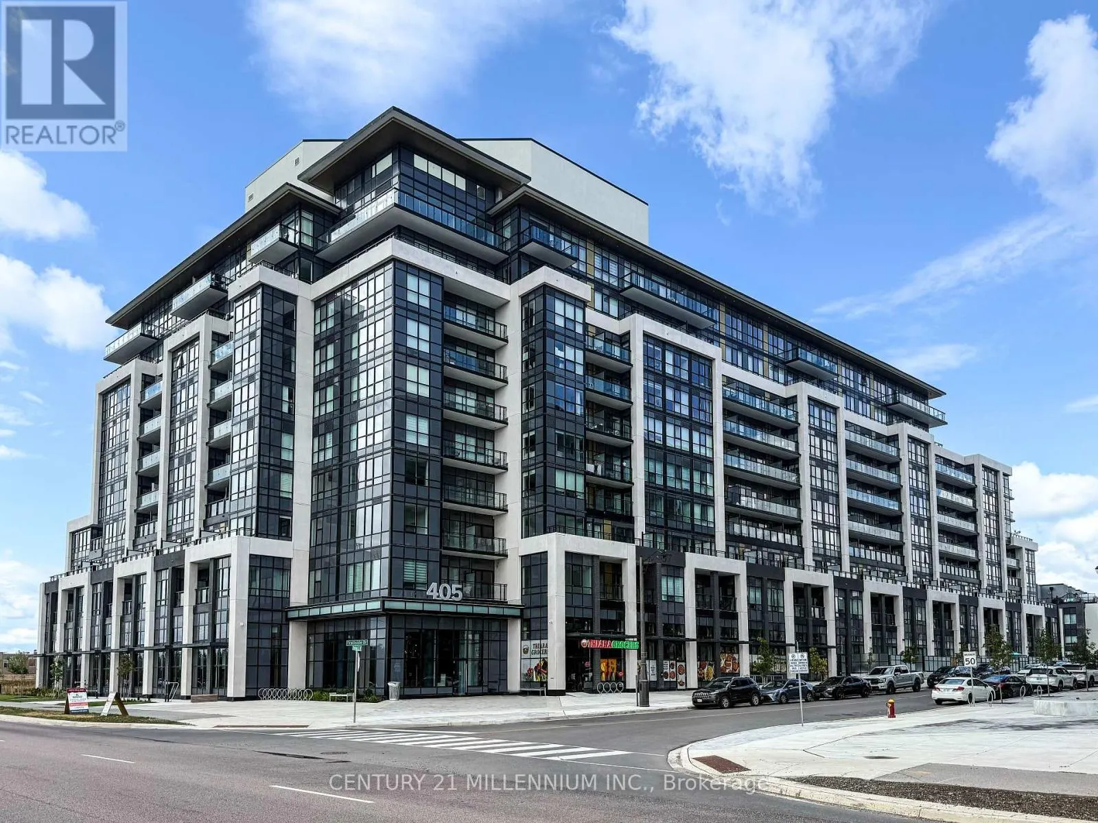 715 - 405 DUNDAS STREET W