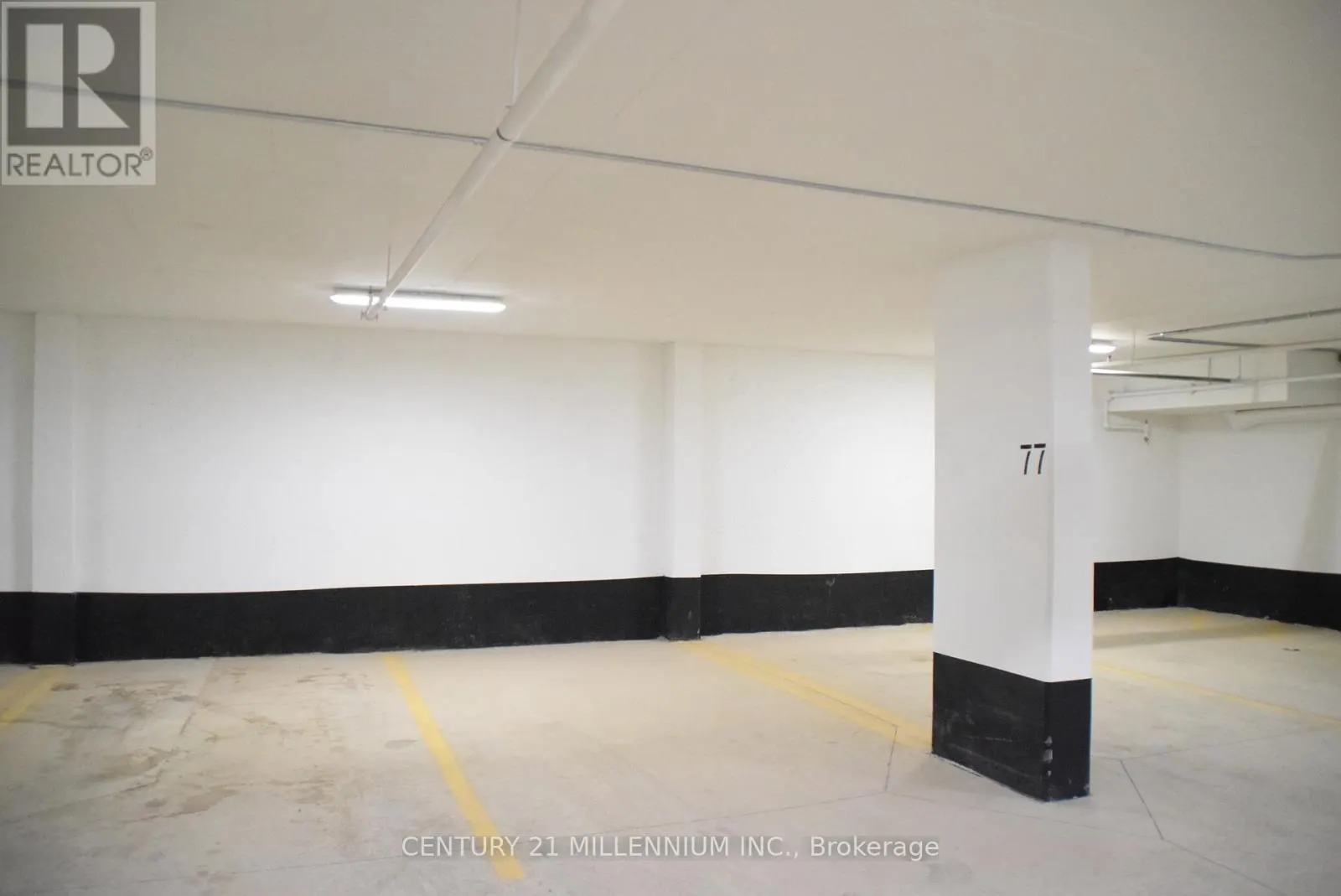 715 - 405 DUNDAS STREET W