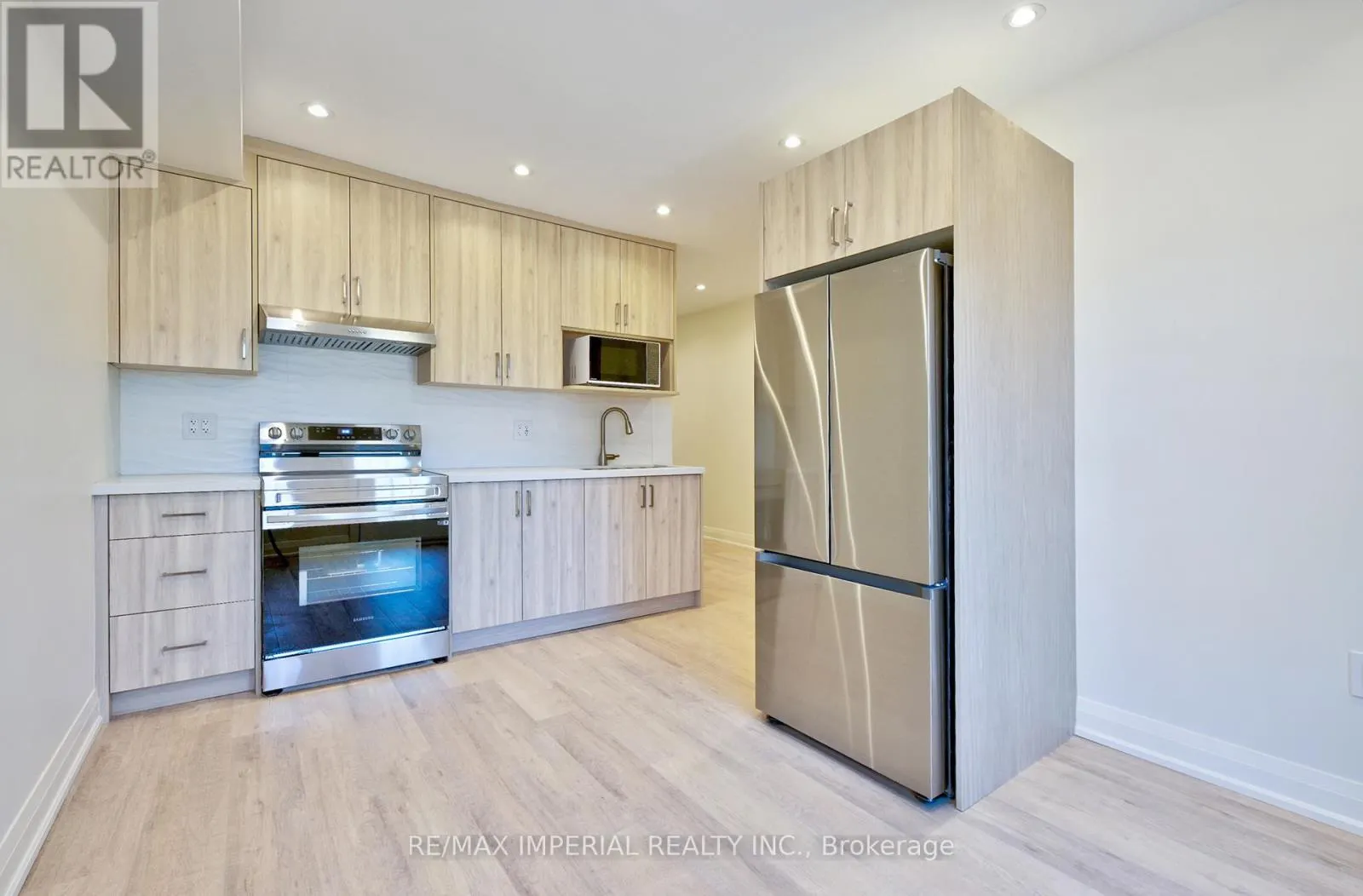 UPPER - 449 MARGUERETTA STREET