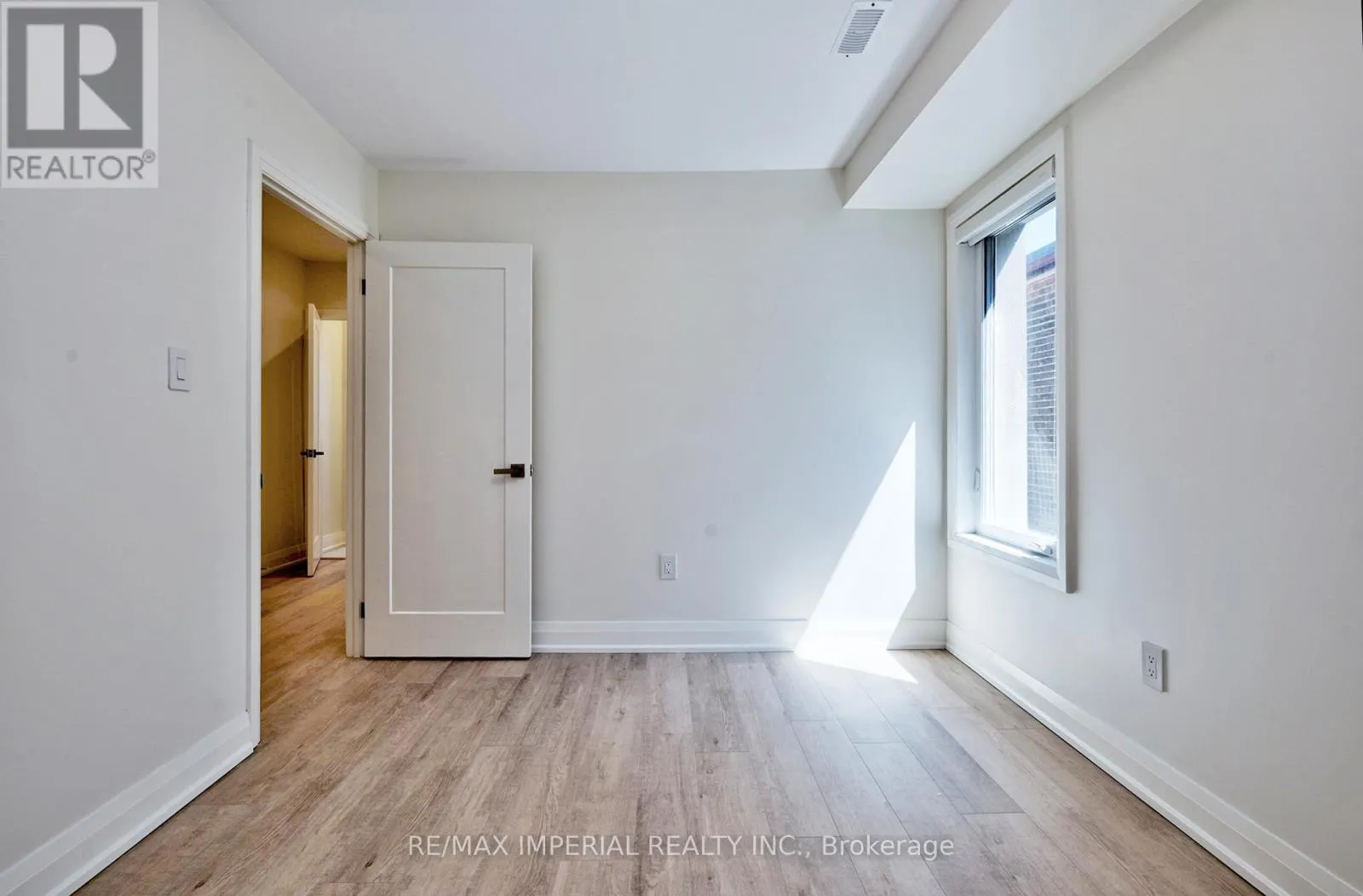 UPPER - 449 MARGUERETTA STREET