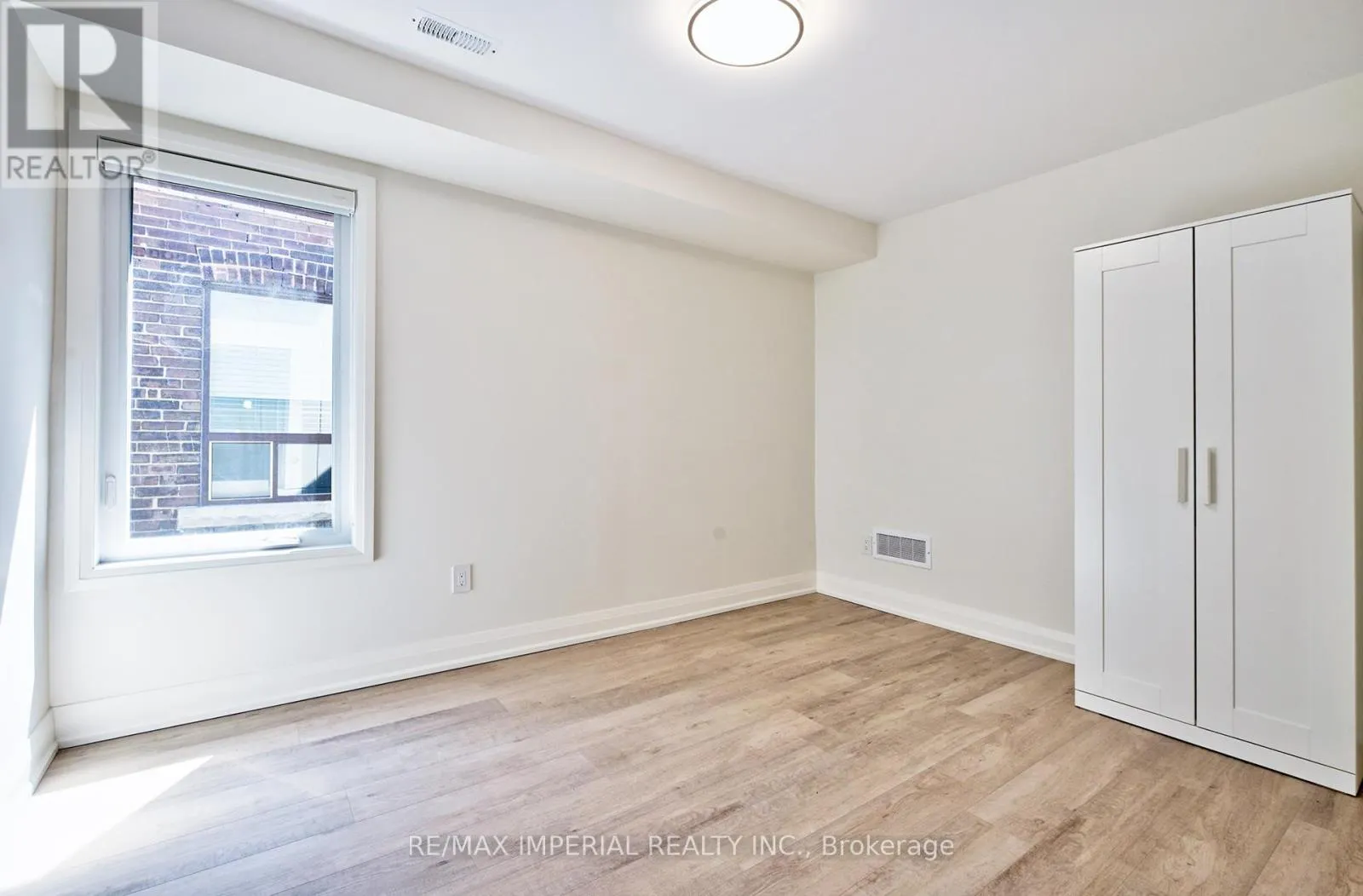 UPPER - 449 MARGUERETTA STREET