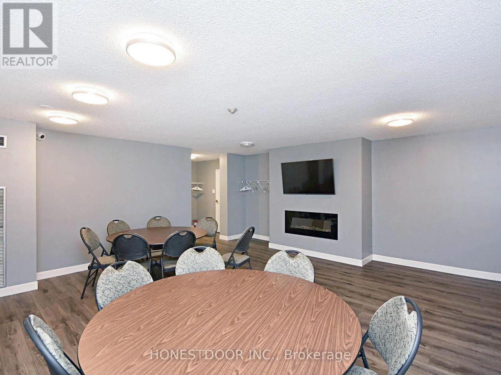 808 - 3590 KANEFF CRESCENT