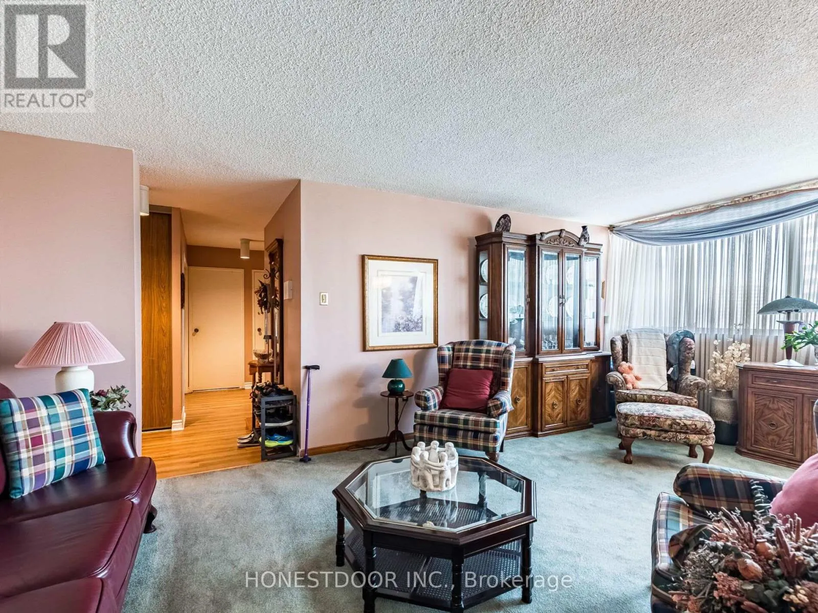 808 - 3590 KANEFF CRESCENT