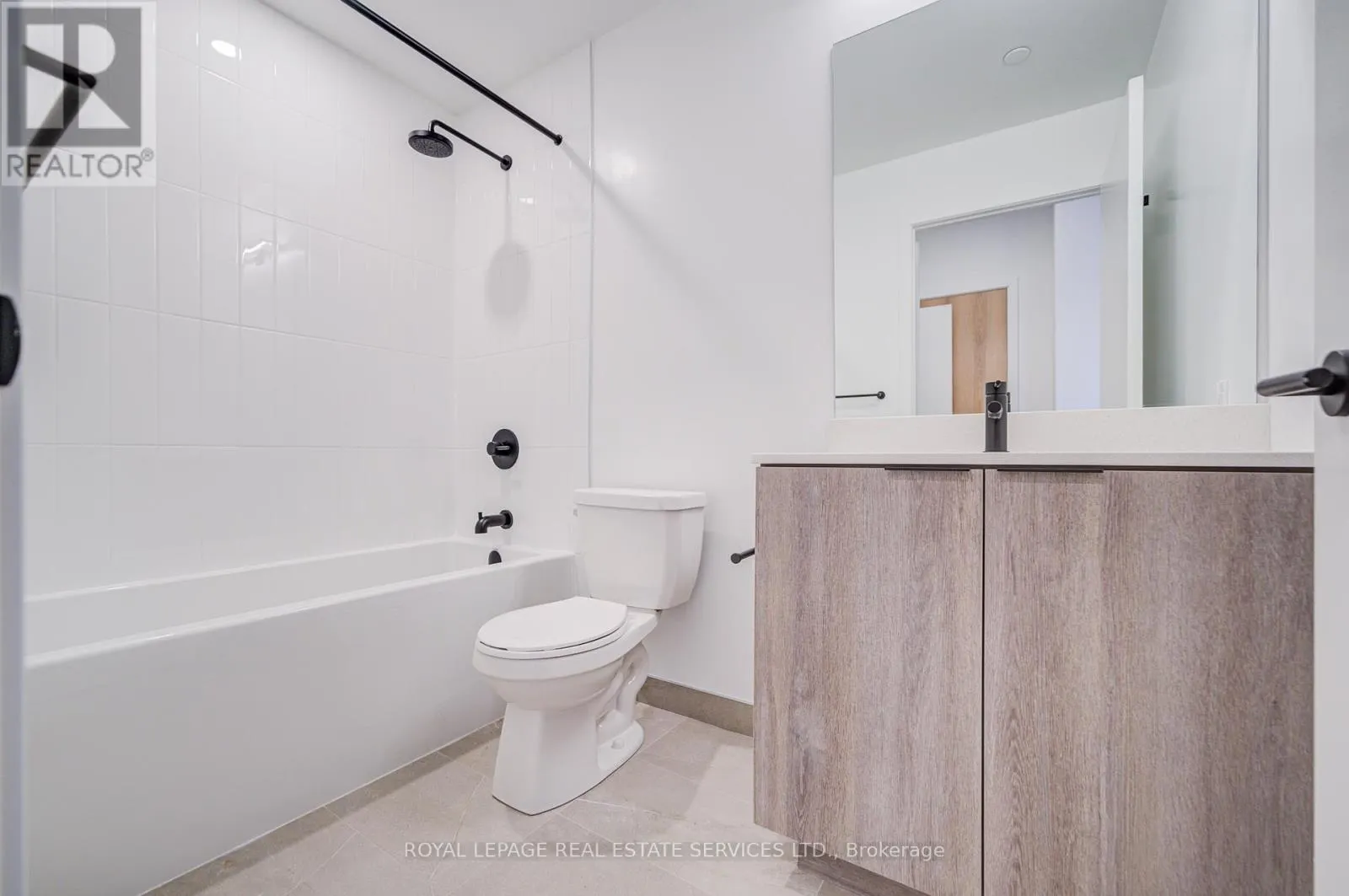 1007 - 2495 EGLINTON AVENUE W