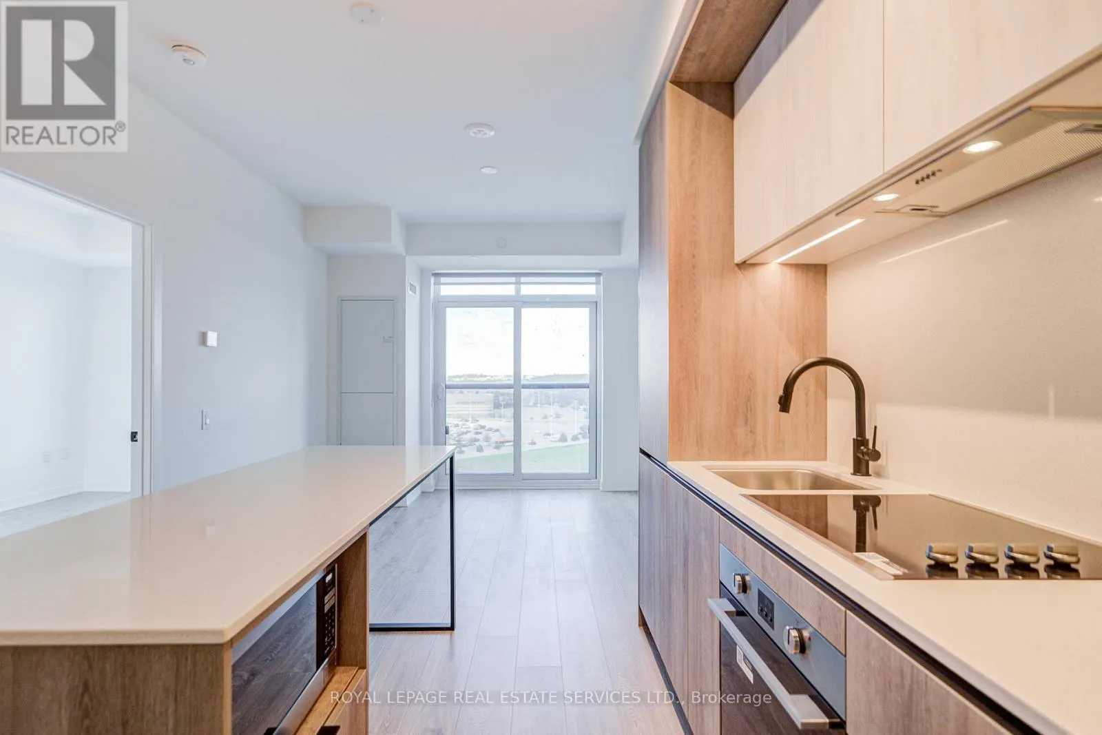 1007 - 2495 EGLINTON AVENUE W