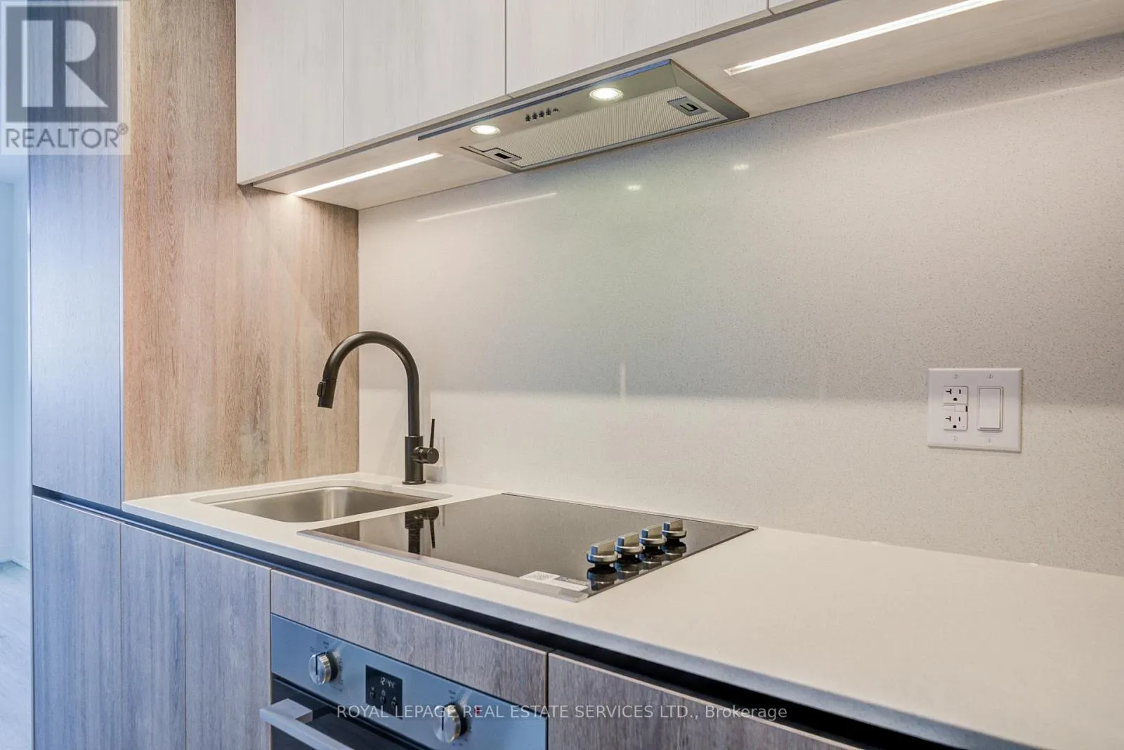 1007 - 2495 EGLINTON AVENUE W