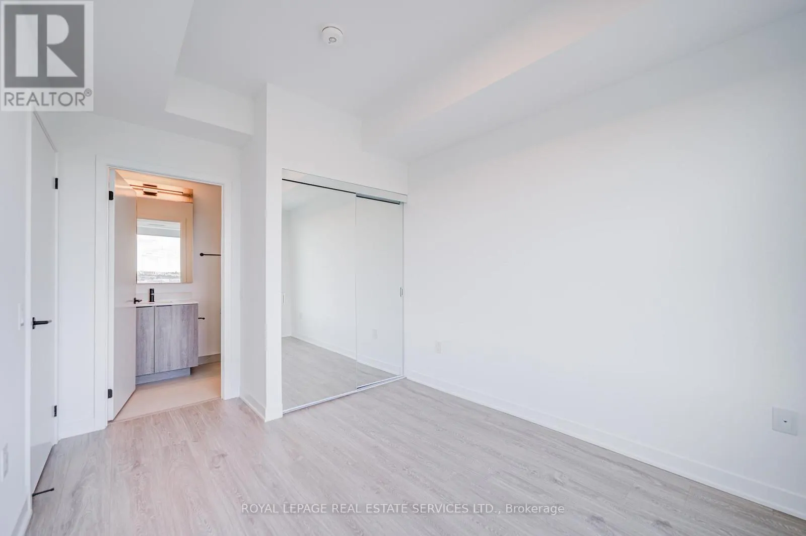 1007 - 2495 EGLINTON AVENUE W