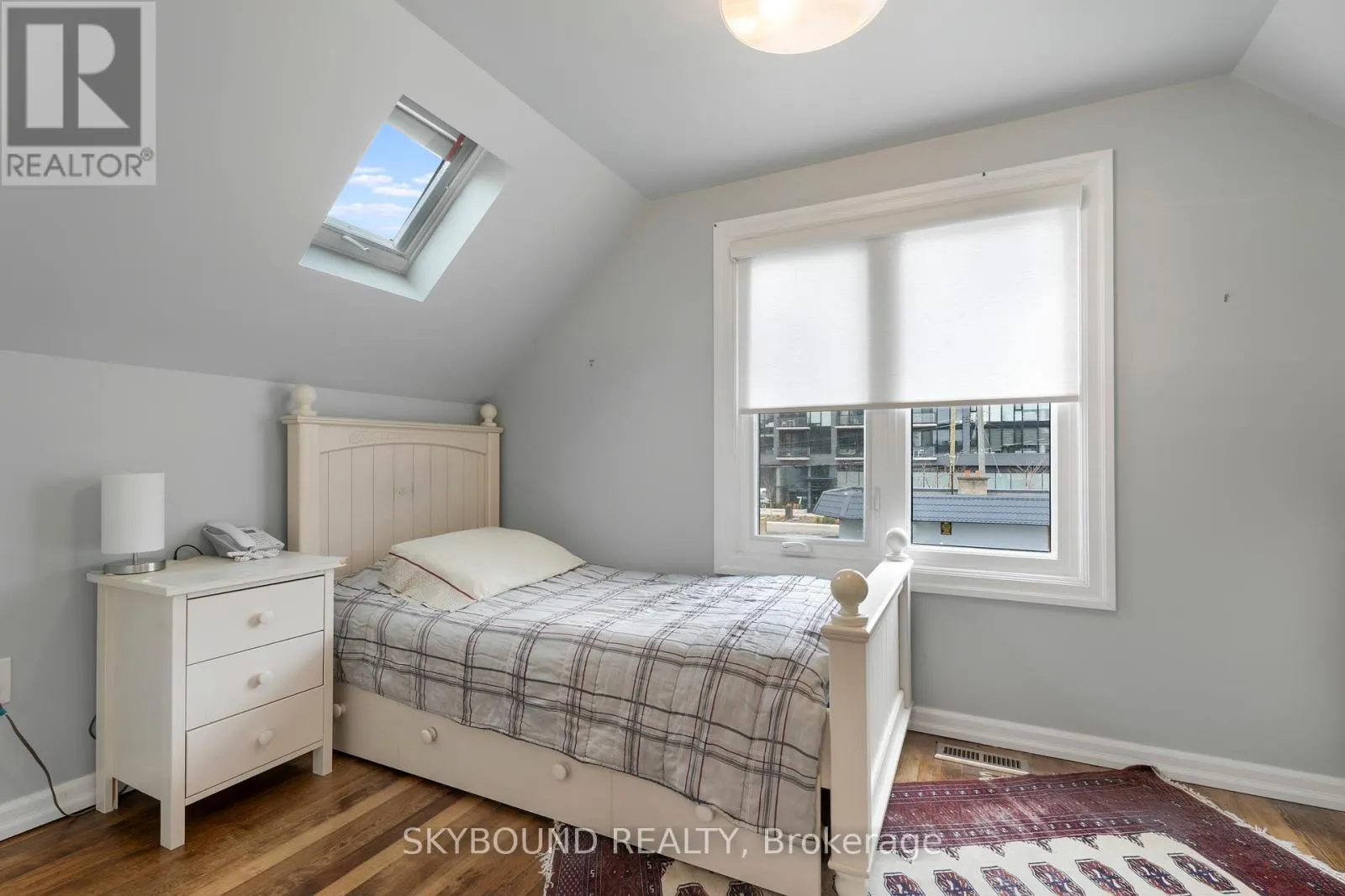 790 THE QUEENSWAY