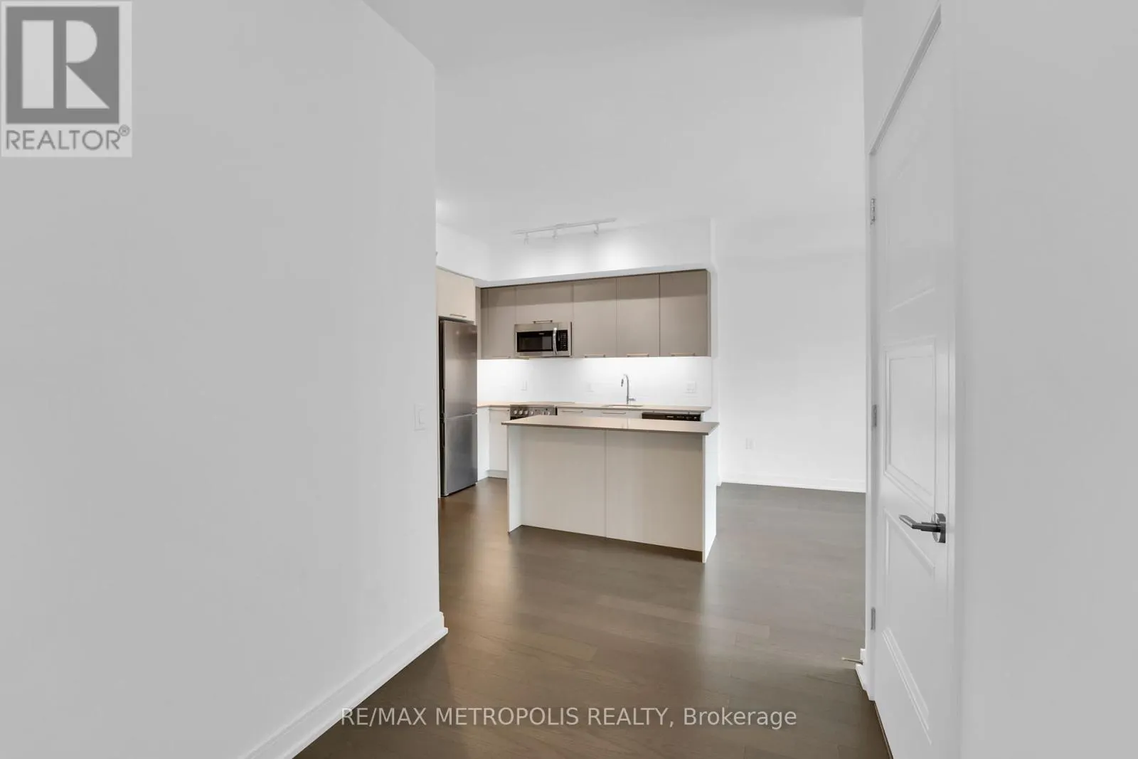 602 - 25 NEIGHBOURHOOD LANE