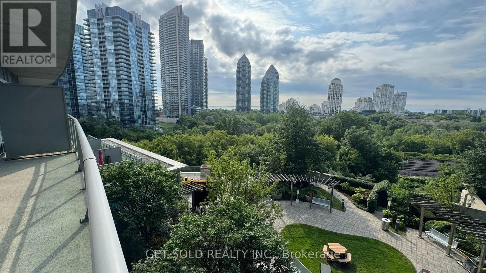 730 - 165 LEGION ROAD N