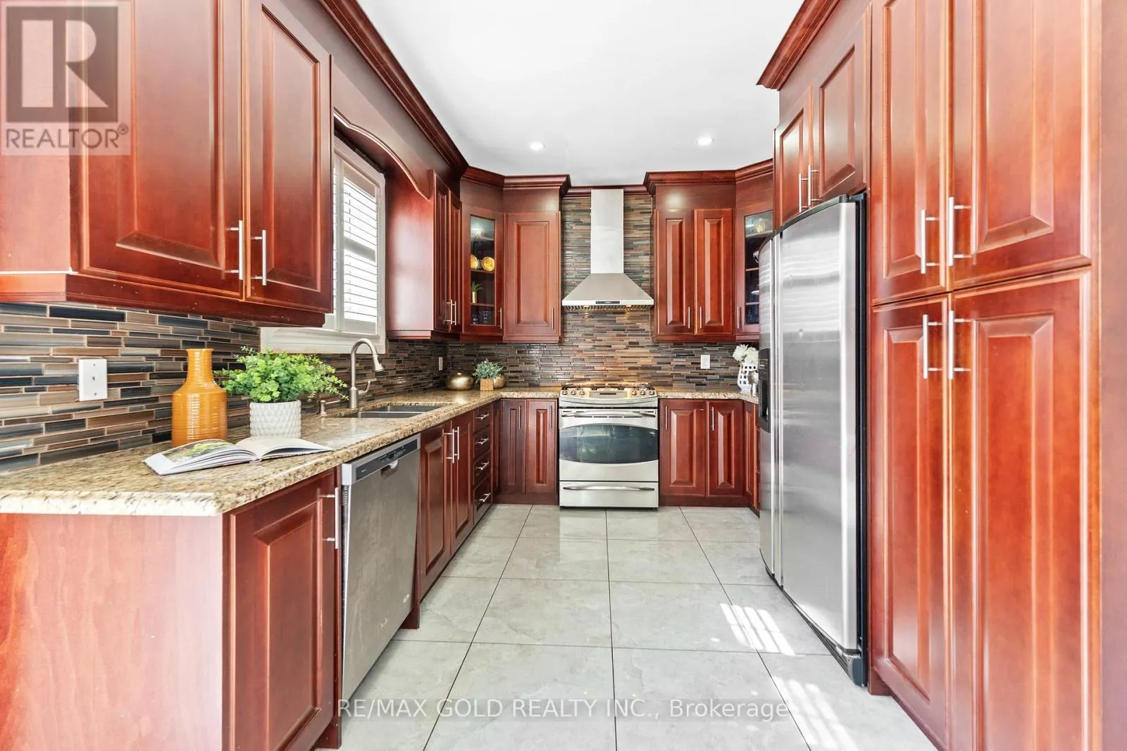 25 CASTLE MOUNTAIN DRIVE