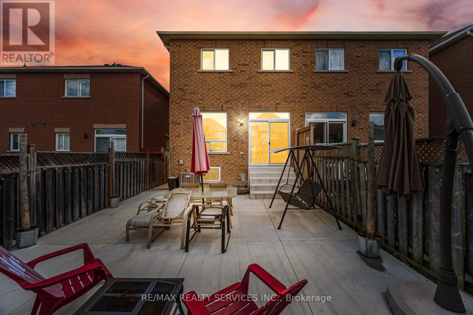 10 MARTREE CRESCENT