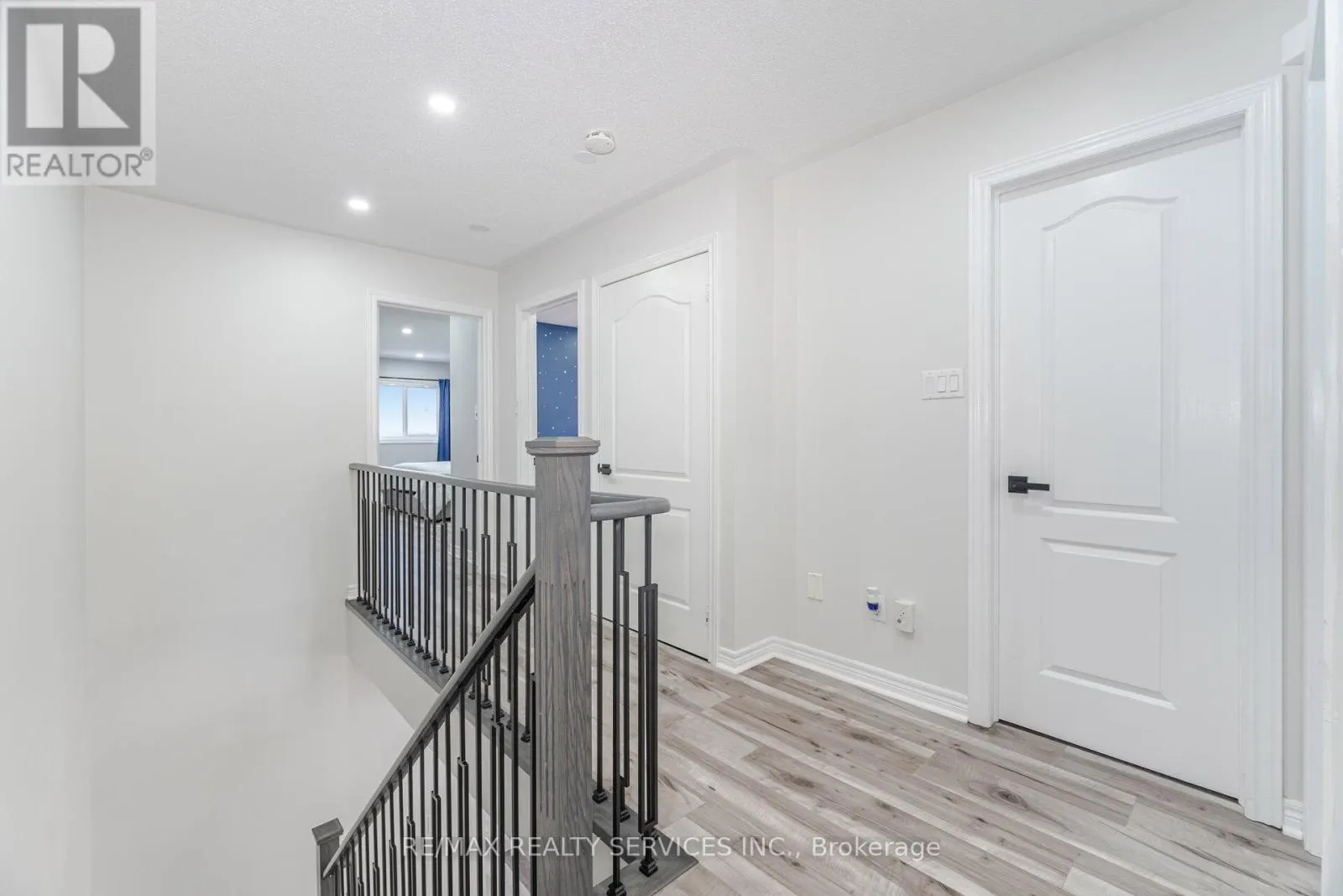 10 MARTREE CRESCENT