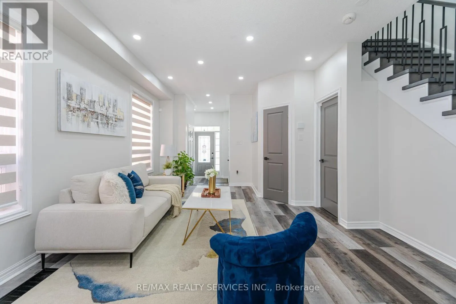 10 MARTREE CRESCENT