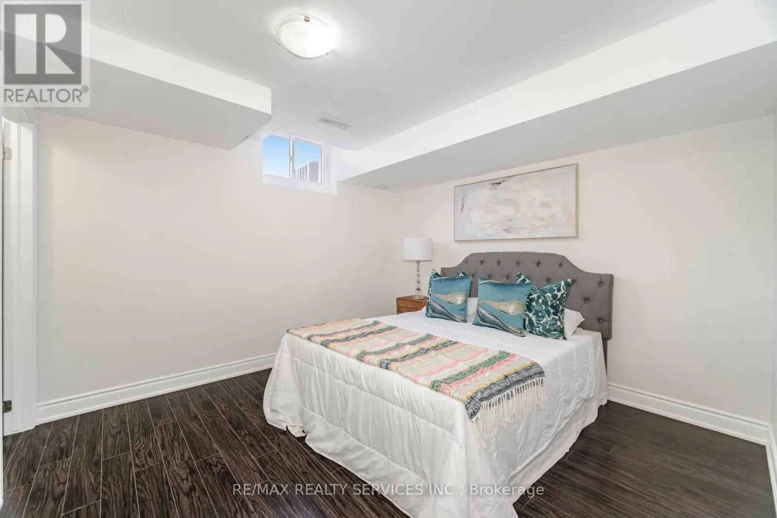 10 MARTREE CRESCENT