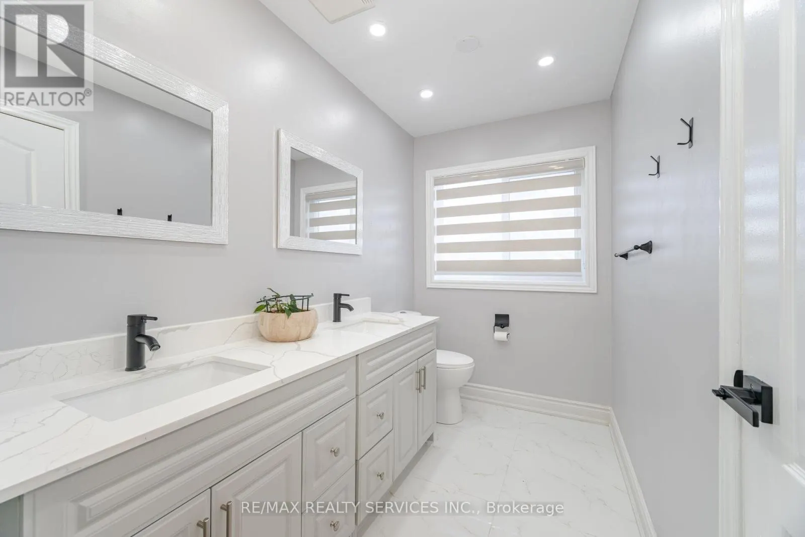 10 MARTREE CRESCENT