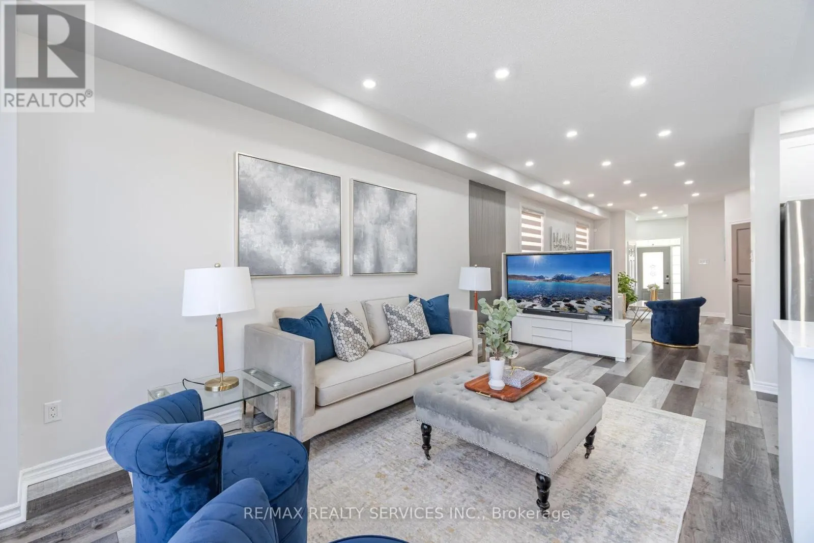 10 MARTREE CRESCENT
