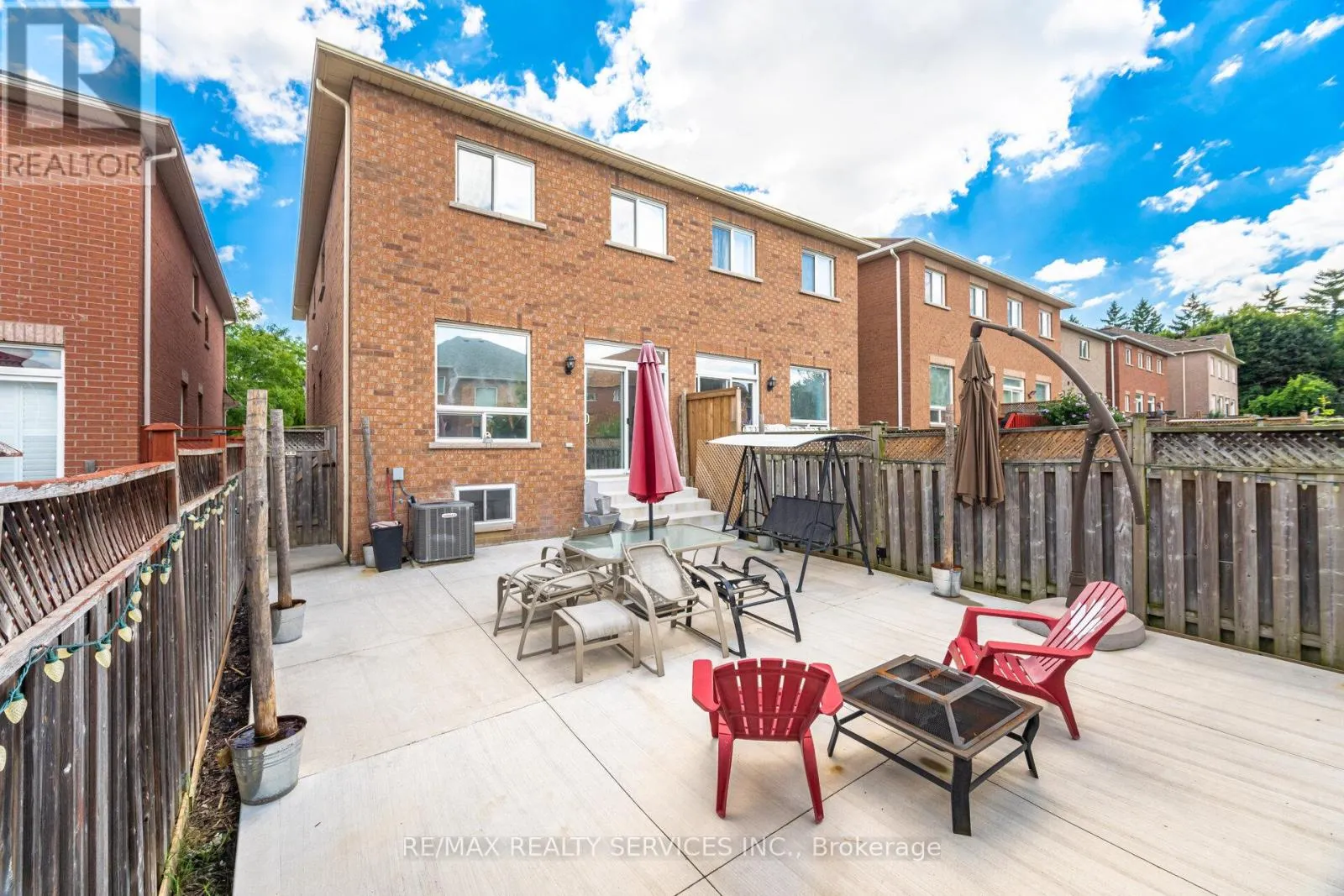 10 MARTREE CRESCENT