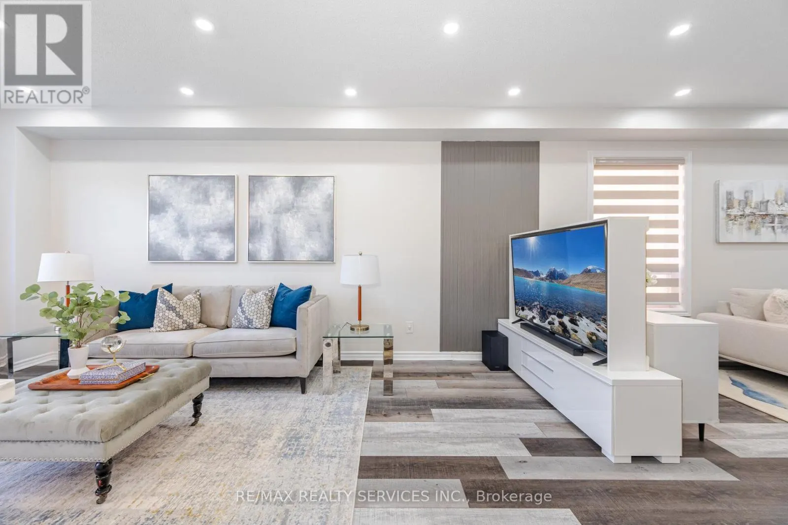 10 MARTREE CRESCENT