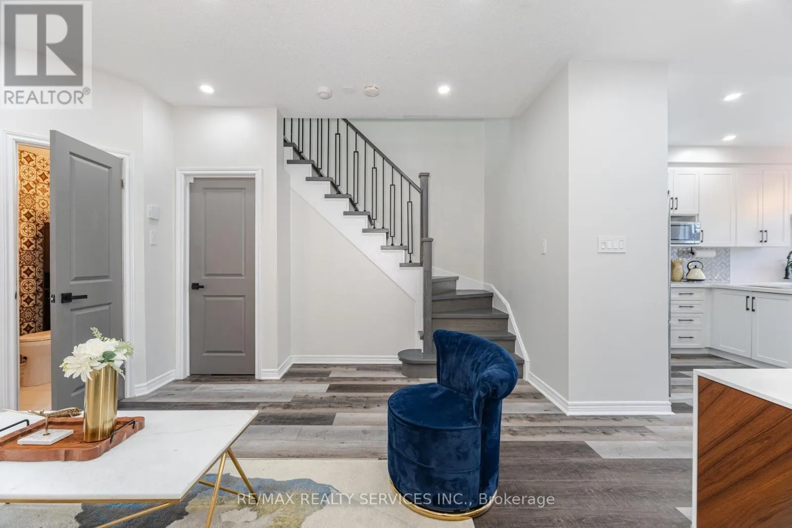 10 MARTREE CRESCENT