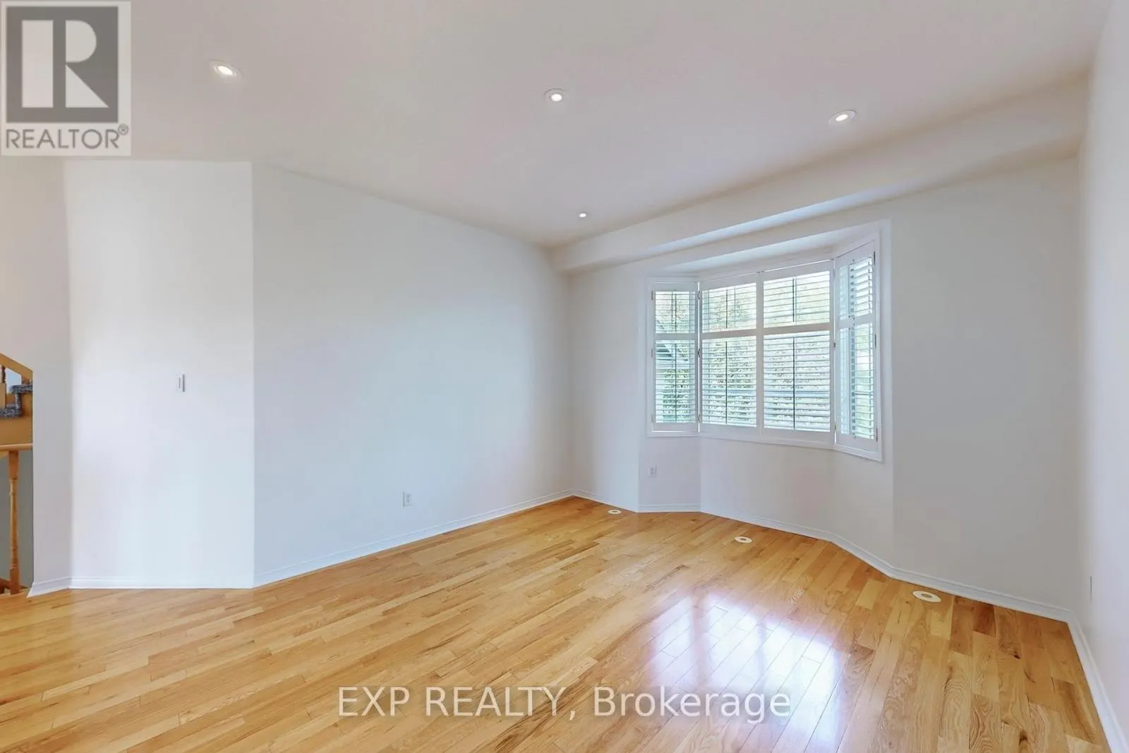 6630 OPERA GLASS CRESCENT