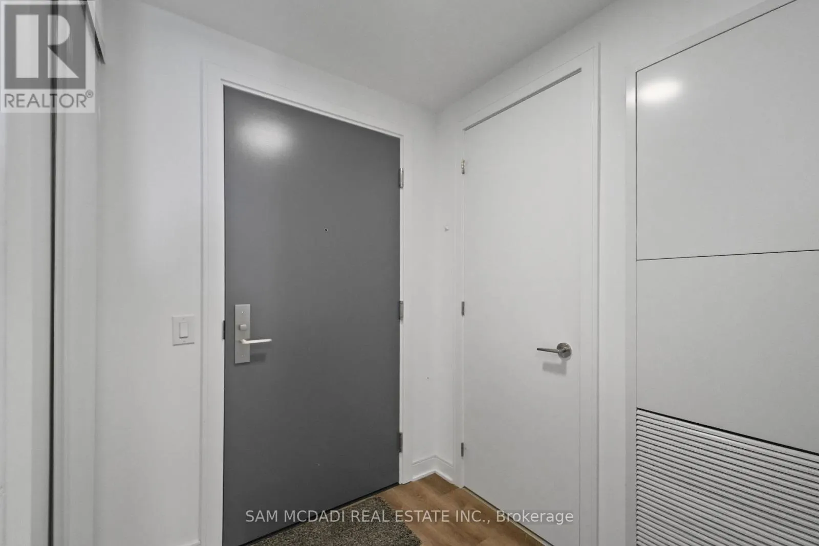 1513 - 86 DUNDAS STREET E