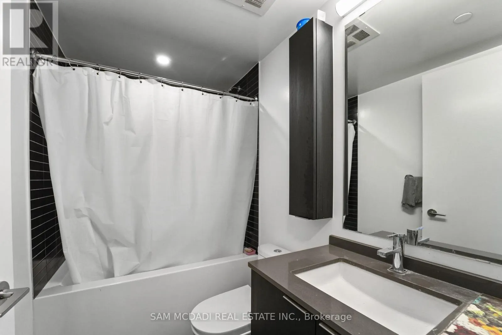 1513 - 86 DUNDAS STREET E